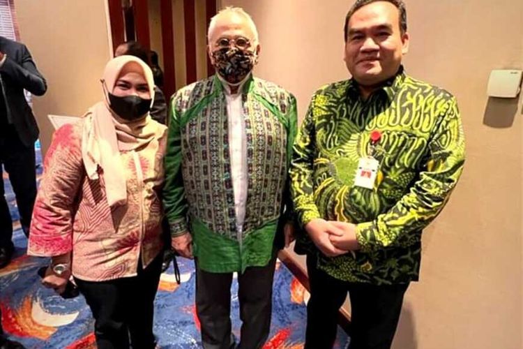 Bupati Blora, Arief Rohman dan Wakil Bupati Blora, Tri Yuli Setyowati bertemu dengan Presiden Timor Leste Jose Ramos Horta di Hotel Le Meridien, Jakarta, Kamis (21/7/2022)