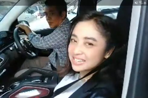 Dewi Perssik: Aku Tidak Melihat Laki-laki Lebih Kaya dariku, yang Penting Duitku Jangan Dicuri