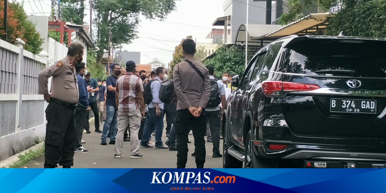 Polri Ungkap Alasan Prarekonstruksi Kasus Brigadir J Tanpa Bharada E, Ferdy Sambo dan Istri