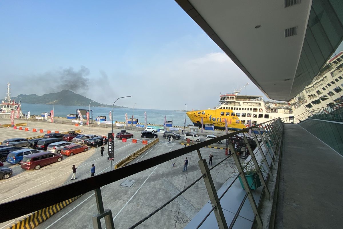 ASDP mengimbau pemudik atau pengguna jasa penyeberangan di Pelabuhan Bakauheni agar masuk ke area pelabuhan dua jam sebelum keberangkatan.