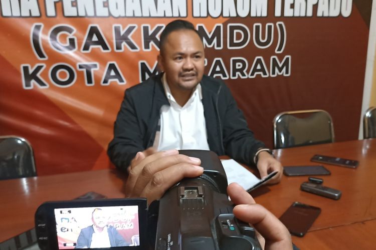 Ketua Bawaslu Kota Mataram Muhammad Yusril saat ditemui media, Rabu (10/1/2024).