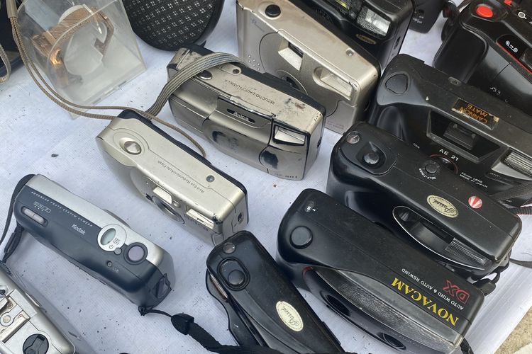 Kala Gen Z Berburu Kamera Lawas, Menikmati Proses di Balik Setiap Jepretan