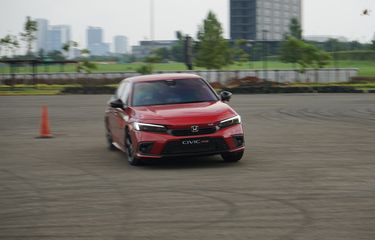 VIDEO] Honda Civic RS, Pertaruhan Harga dan Performa