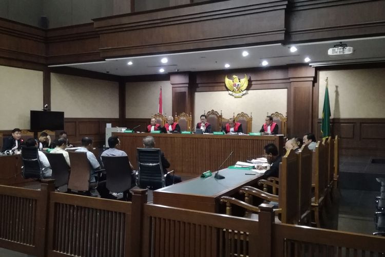 Sidang pemeriksaan saksi untuk mantan Gubernur Kepulauan Riau Nurdin Basirun, terdakwa kasus dugaan suap terkait izin prinsip pemanfaatan ruang laut di Kepulauan Riau dan penerimaan gratifikasi, Kamis (2/1/2020)