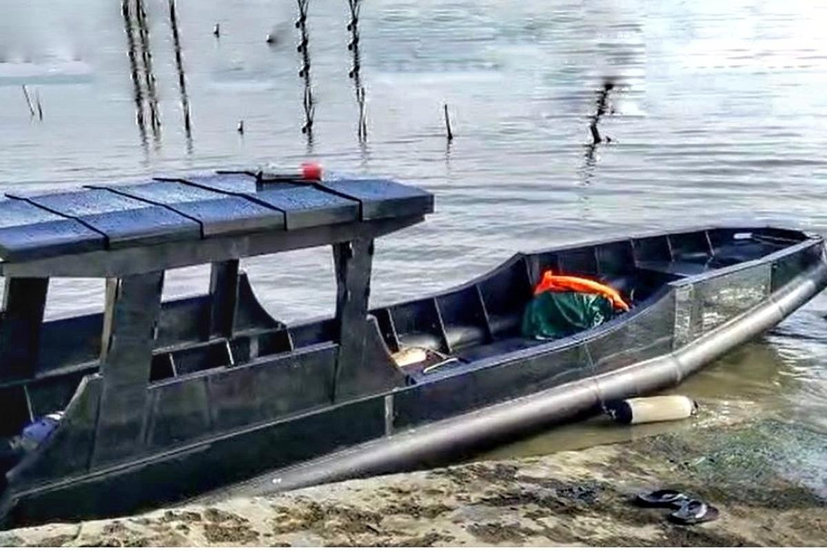 Kapal ikan berbahan plastik hasil inovasi Politeknik Perkapalan Negeri Surabaya (PPNS).