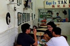 Selayang Pecinan Jakarta, Seruput Kopi Es Tak Kie