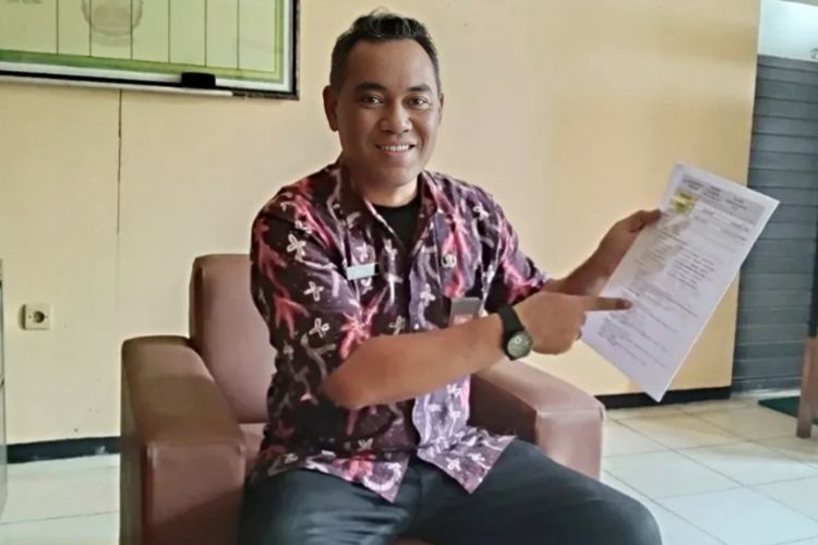 Tempuh Jarak 37 Km, Kepala Disperinaker Bangkalan Pilih Naik Trans Jatim demi Hemat BBM