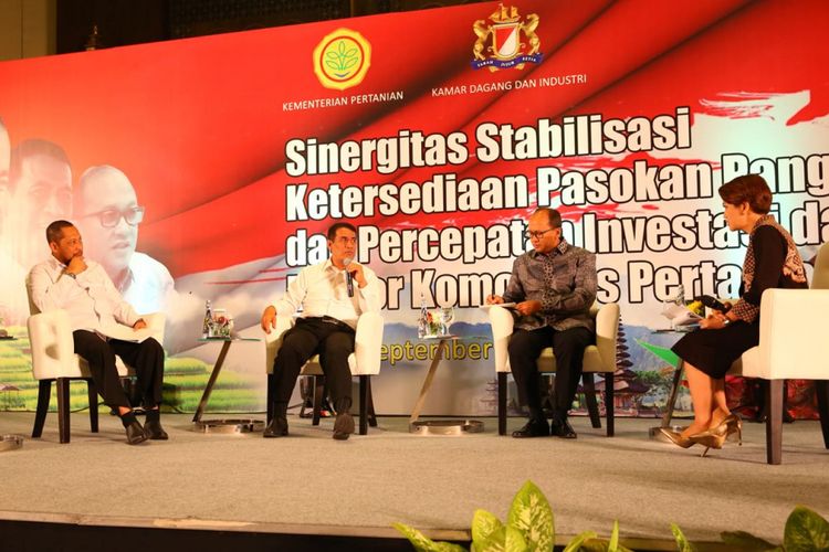 Kementerian Pertanian menandatangani nota kesepahaman dengan Kamar Dagang dan Industri Indonesia (KADIN) terkait Stabilisasi Ketersediaan Pasokan Pangan dan Percepatan Ekspor Komoditas Pertanian. Penandatanganan yang dilakukan oleh Menteri Pertanian Andi Amran Sulaiman bersama Ketua Umum KADIN Rosan P. Roeslani tersebut dilaksanakan di The Anvaya Beach and Resort Bali, Kamis (6/9/2018)
