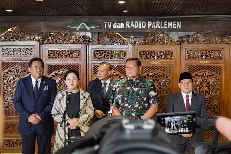 Konferensi pers usai Kepala Staf Angkatan Laut (KSAL) Laksamana Yudo Margono disahkan sebagai Panglima TNI oleh DPR, Jakarta, Selasa (13/12/2022).