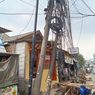 Banyak Kabel dan Tiang di Jalan, Yang Mana Punya PLN?