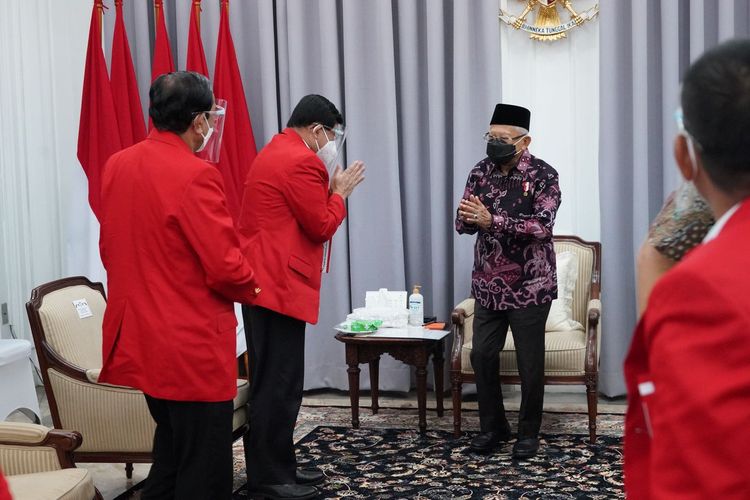 Wakil Presiden Ma'ruf Amin menerima audiensi Ketua Umum Dewan Pimpinan Nasional Partai Keadilan dan Persatuan (PKP) Yusuf Solichien dan jajarannya di kediaman resmi wapres, Jalan Diponegoro, Jakarta, Rabut (8/12/2021).