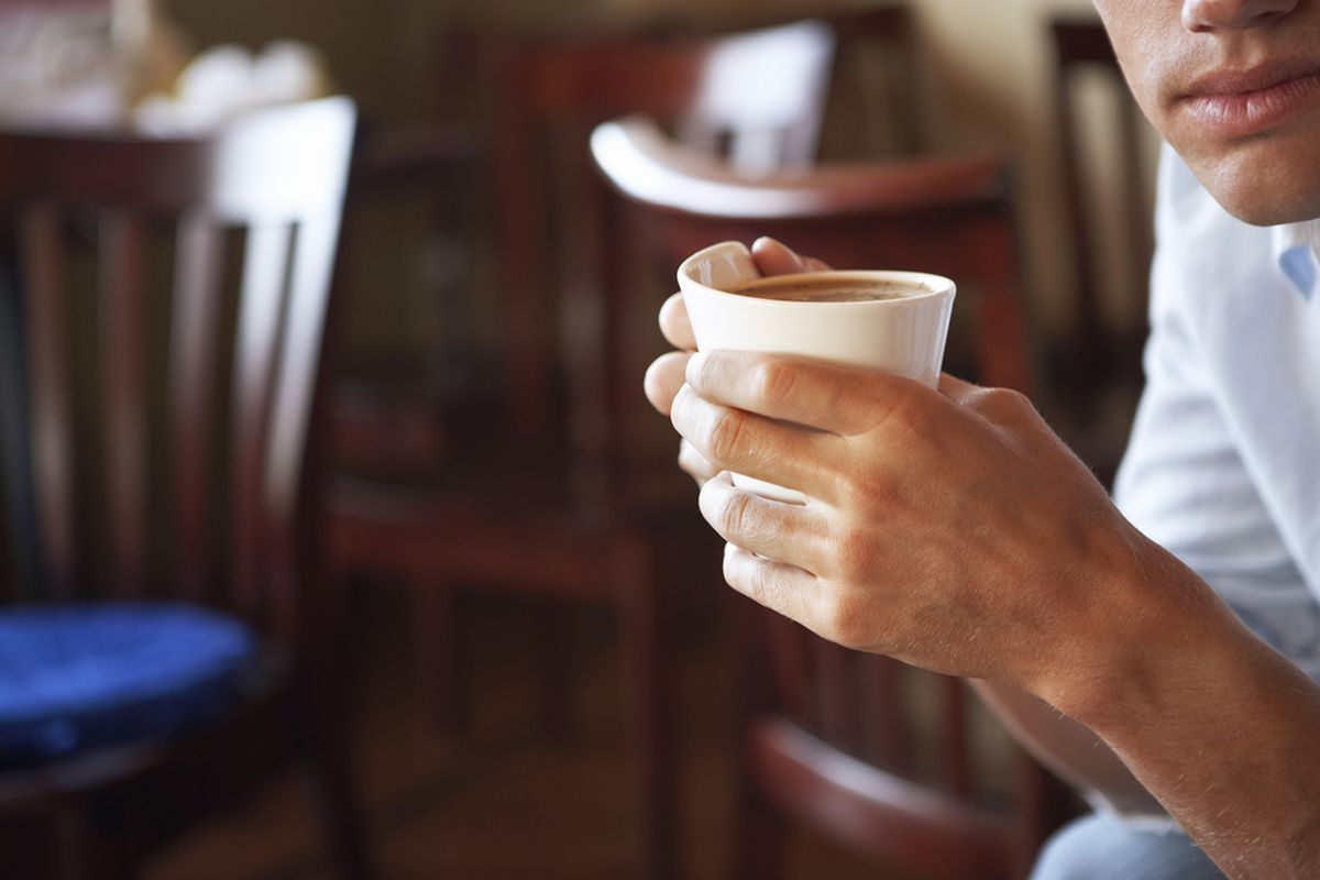 ilustrasi minum kopi.