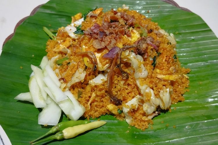 Kuliner tradisional ampok goreng di kedai Bu Srikatun Jl.Brigjend Pol Imam Bahri depan lapangan Gajah Mada Pesantren, Kota Kediri, Jawa Timur.