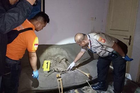Tetangga: Bau Bangkai Kerangka Manusia di Sofa Rumah Kosong Bandung Tersamar Bau selokan