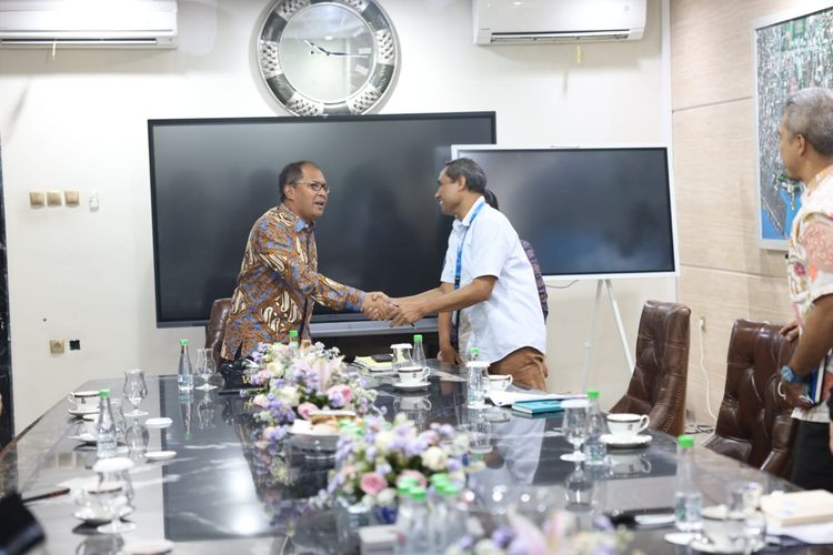 Wali Kota Makassar Moh Ramdhan Pomanto saat menerima kunjungan dari UNICEF. 