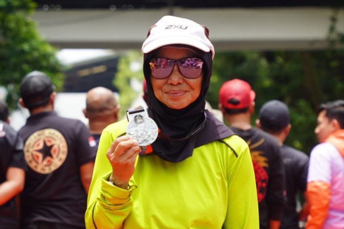 Nurul Wulandari (49) menceritakan perjuangannya lari Jakarta-Bandung sejauh 180 km untuk membantu mahasiswa ITB yang membutuhkan bantuan UKT. 