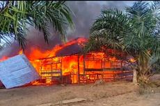 Ibu-ibu Bakar Warung Remang-remang Diduga Tempat Prostitusi di Rokan Hulu Riau