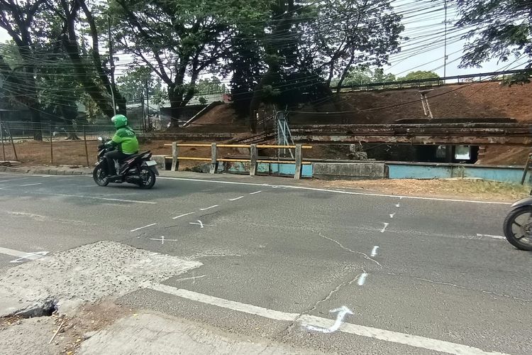 Jalan Depan T Space Jombang Ambles, Pemkot Tangsel: Wewenang Pemprov Banten