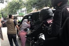 Kampanye di Bekasi, Emak-emak Rebutan Jabat Tangan Anies