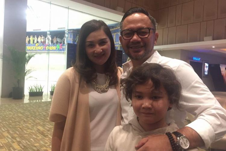 Mona Ratuliu dan Indra Brasco menghadiri pemutaran film Transformers: The Last Knight di Gandaria City, Jakarta Selatan, Selasa (20/6/2017) malam.