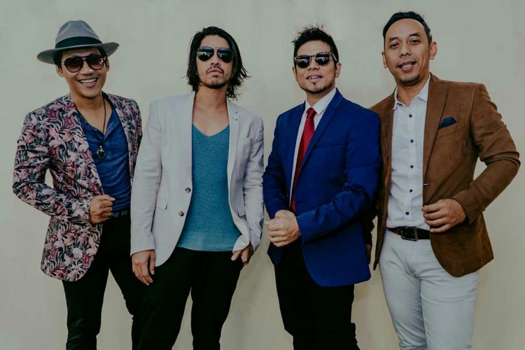 The Dance Company yang diawaki Pongky Barata, Nugie, Baim, dan Ario Wahab bakal manggung di Resinda Hotel Karawang pada malam pergantian tahun, Senin (31/12/2018).

