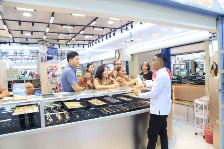 Menjajal Pasar Anyar Tangerang, Belanja Kebutuhan Dapur hingga Kuliner Sambil Lihat KRL