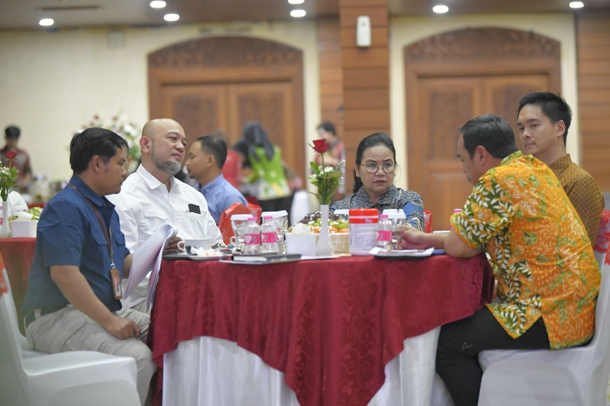 Wali Kota Semarang Agustina Wilujeng saat menerima kunjungan Kementerian Lingkungan Hidup di Ruang Lokakrida, Gedung Balai Kota Semarang, Kamis (9/10/2025).