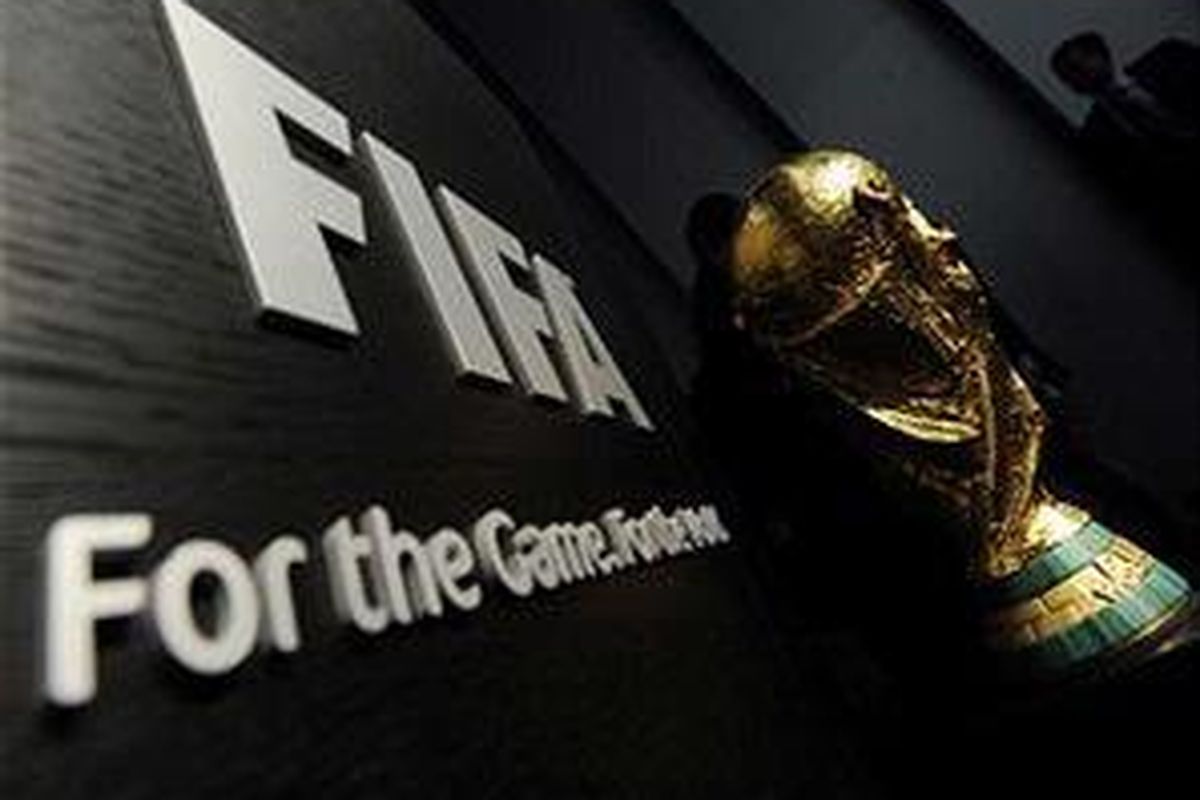 Trofi Piala Dunia yang akan diperebutkan di Afrika Selatan.