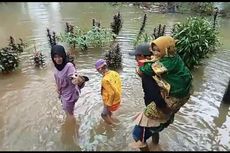 Viral, Pasangan Menikah di Tengah Kepungan Banjir, Keluarga Mempelai Saling Gendong dan 