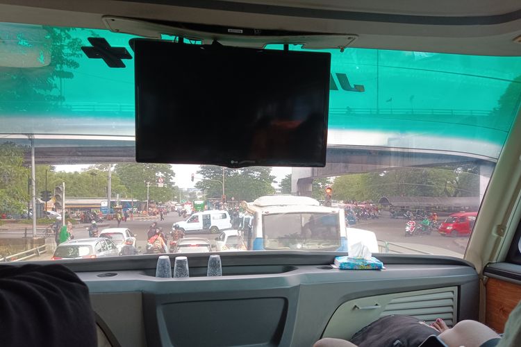 Pemandangan dari Bus tingkat Harapan Jaya