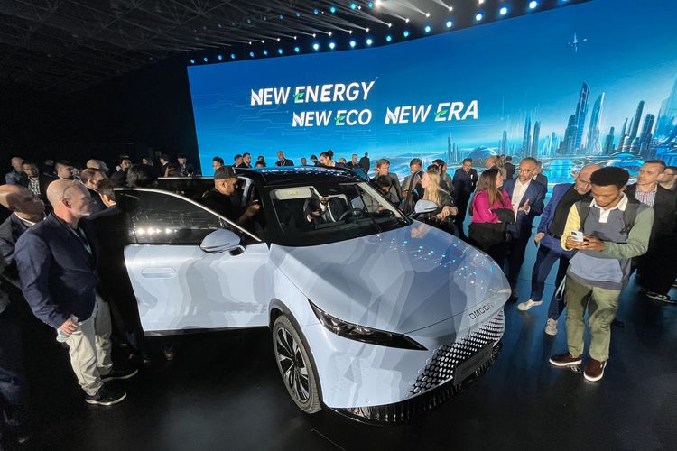 Omoda 7 PHEV Debut Dunia di China