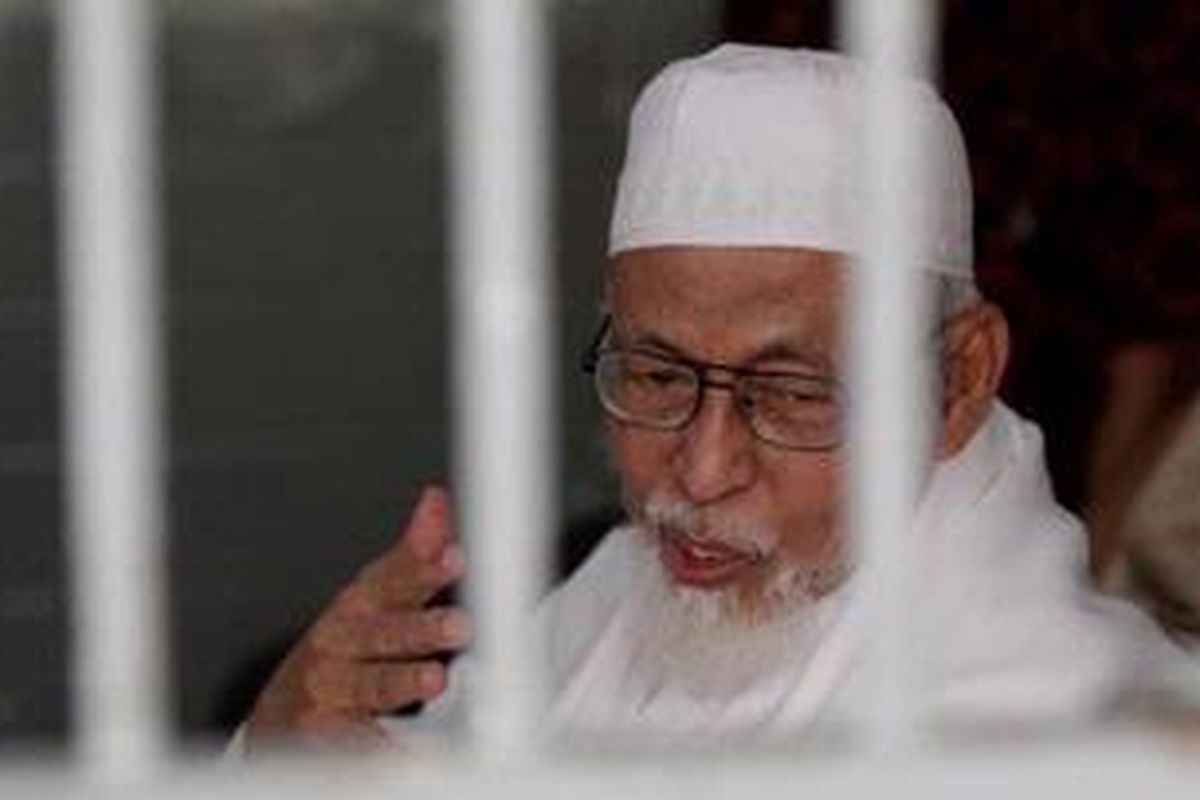 Terdakwa kasus terorisme, Abu Bakar Ba'asyir, Kamis (17/3/2011).