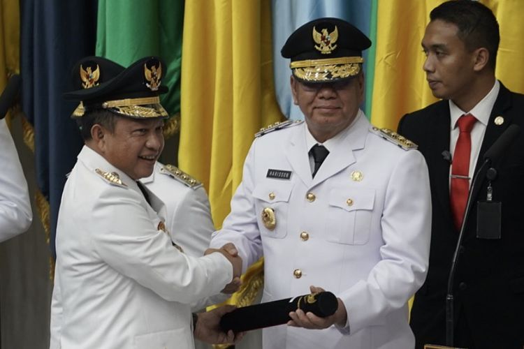 Harisson Azroi resmi dilantik sebagai Penjabat Gubernur Kalimantan Barat (Kalbar). Harisson dilantik Menteri Dalam Negeri Muhammad Tito Karnavian beraama dengan 8 penjabat gubernur lain di Kantor Kemendagri, Jakarta, Selasa (5/9/2023). 