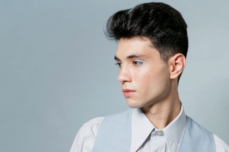 Gaya rambut modern pompadour