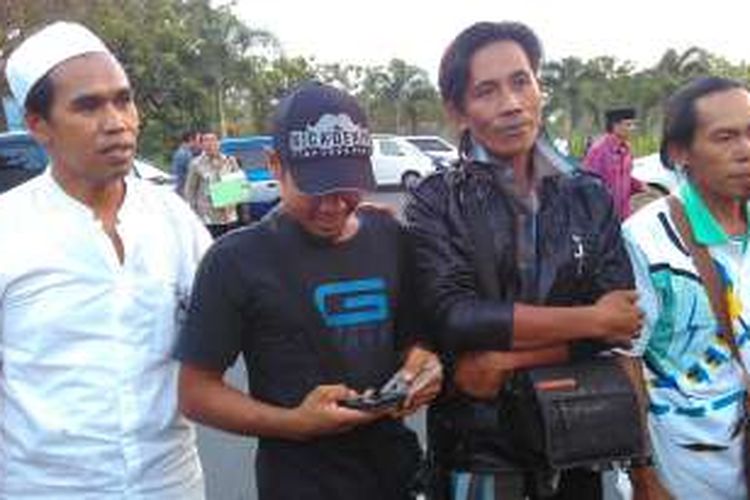 Tiga TKI asal NTB yang selamat saat kejadian kapal TKI tenggelam di Batam, tiba di Lombok. 