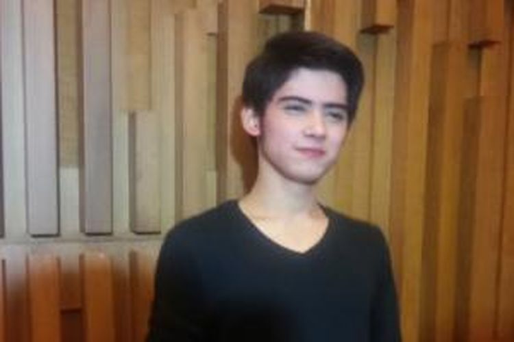 Aliando Syarief diabadikan usai menghadiri konferensi pers HUT SCTV ke-25 di SCTV Tower, Senayan City, Jakarta Pusat, Senin (10/8/2015) sore.