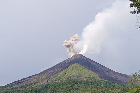 Status Siaga, Guguran Lava Gunung Karangetang Meluncur hingga 1,5 Km