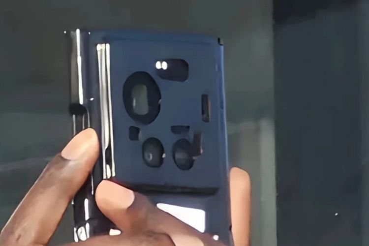 Bocoran ini menunjukkan bahwa Xiaomi tampaknya akan meninggalkan empat kamera seperti pada Xiaomi 15 Ultra dan beralih ke tiga kamera dengan kualitas perangkat keras yang lebih tinggi. Meski begitu, modul kamera besar berbentuk lingkaran diperkirakan tetap dipertahankan.