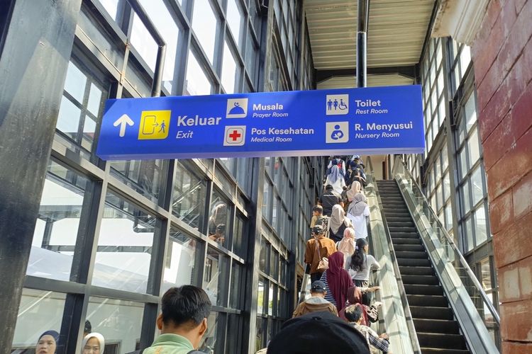 Taruhan Semenit di Stasiun Rancaekek, Mahasiswa Ungkap Baik dan Kurangnya KA Bandung Raya