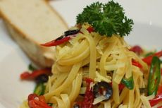 Resep Fettucini Aglio e Olio, Menu Makan Siang Praktis ala Restoran