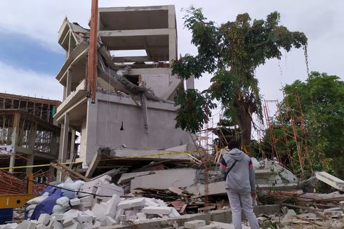 Gedung SMA 96 Jakarta yang Sedang Direnovasi Roboh, 4 Orang Terluka