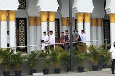 Presiden Jokowi, Jan Ethes, Gibran dan Ganjar Shalat Jumat di Masjid Raya Sheikh Zayed Solo