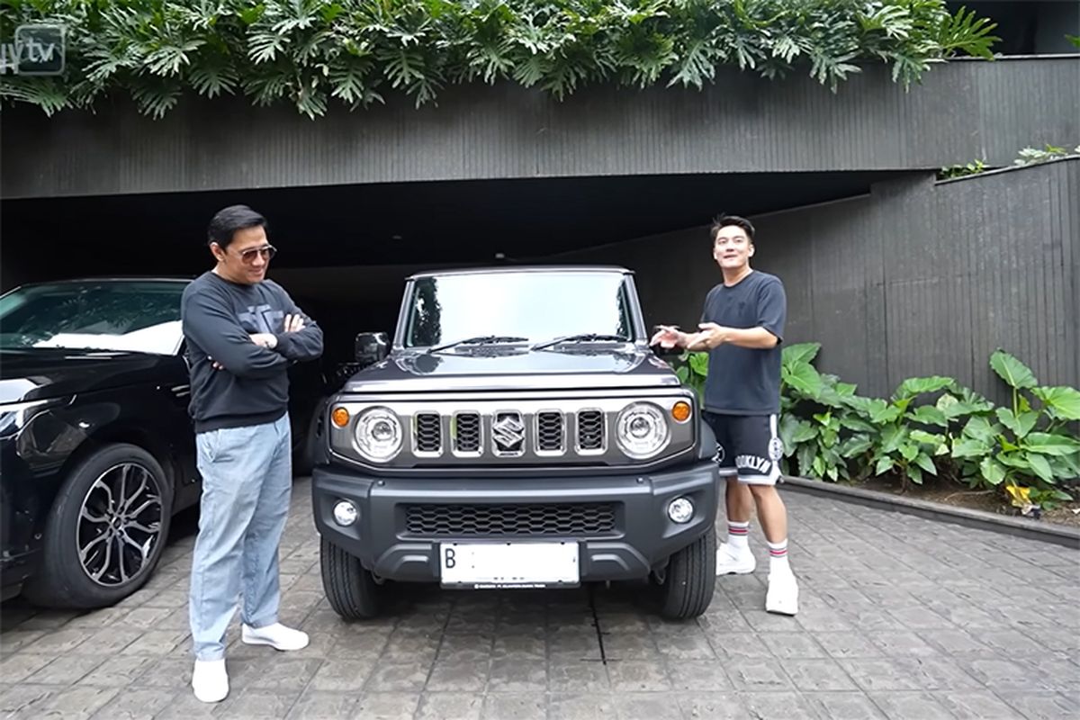 Selebritas Boy William memiliki Suzuki Jimny 5-pintu sebagai salah satu koleksi mobil favoritnya. 