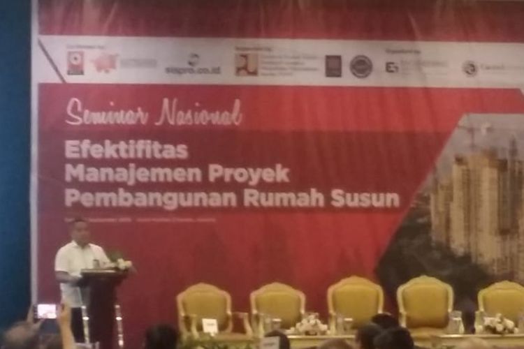 Direktur Jenderal Penyediaan Perumahan Kementerian Pekerjaan Umum dan Perumahan Rakyat (PUPR) Khalawi Abdul Hamid dalam seminar bertema Efektivitas Manajemen Proyek Pembangunan Rumah Susun, Rabu (12/9/2018) di Jakarta.