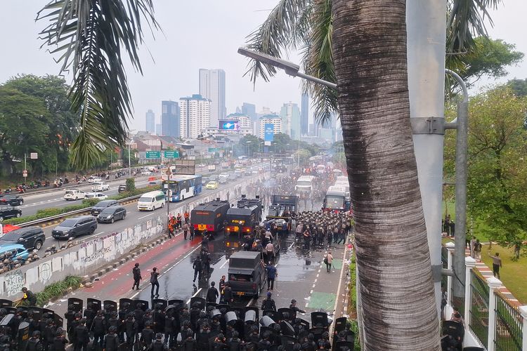 13 Orang Diduga Anarko Ditetapkan Tersangka Usai Rusuh di Depan DPR