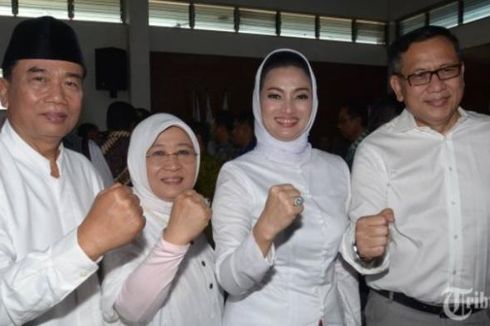 Rasiyo-Lucy Resmi Jadi Lawan Risma-Wisnu di Pilkada Surabaya