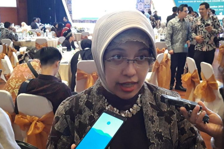 Staf Ahli Menteri Perencanaan Pembangunan Nasional/Bappenas Bidang Sinergi Ekonomi dan Pembiayaan Amalia Adininggar ketika ditemui awak media di sela penyelenggaraan Indonesia Shariaa Economic Festival di Surabaya, Kamis (13/12/2018).