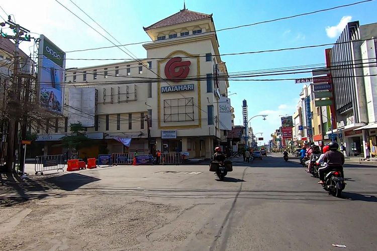 Perempatan Matahari Singosaren Kota Surakarta.