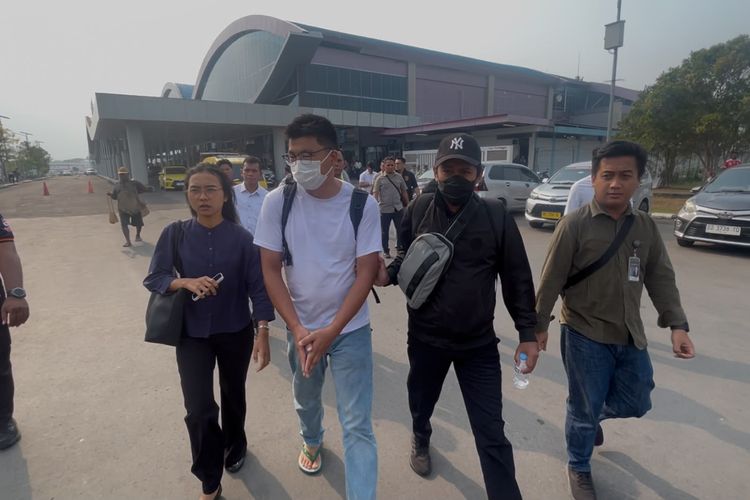 WN China Diduga Buru Penyu di Raja Ampat, Ditangkap Saat Hendak Terbang ke Kuala Lumpur