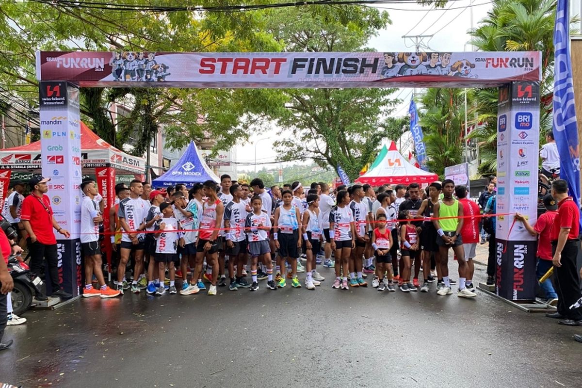 Meskipun hujan deras sempat mengguyur, sebanyak 450 peserta tetap antusias mengikuti Swiss-Belhotel Ambon (SBAM) Fun Run 2024, Sabtu (24/8/2024). 